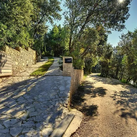Villa Mala *
